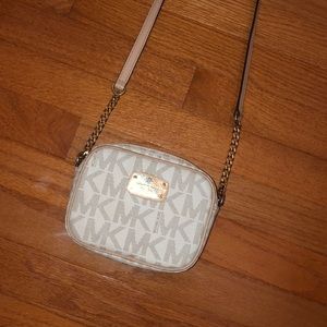 Micheal Kors crossbody bag